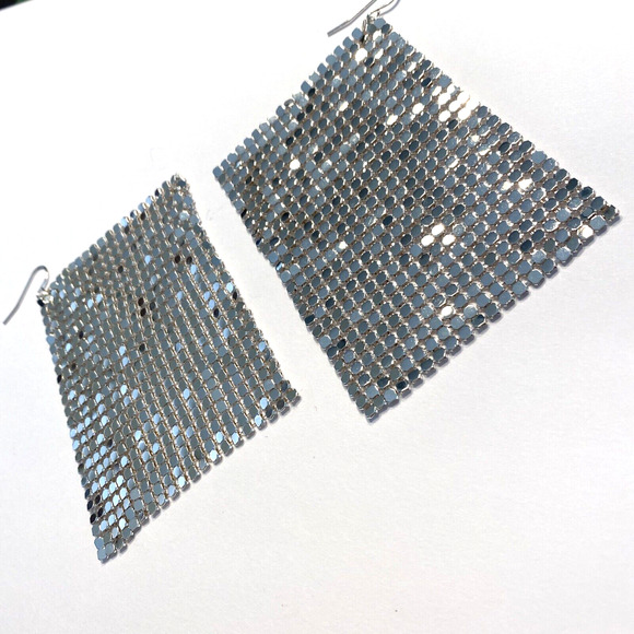 Vintage Liquid Silver Tone Metal Mesh Pierced Earrings Drop & Dangle Disco Style - Picture 4 of 9